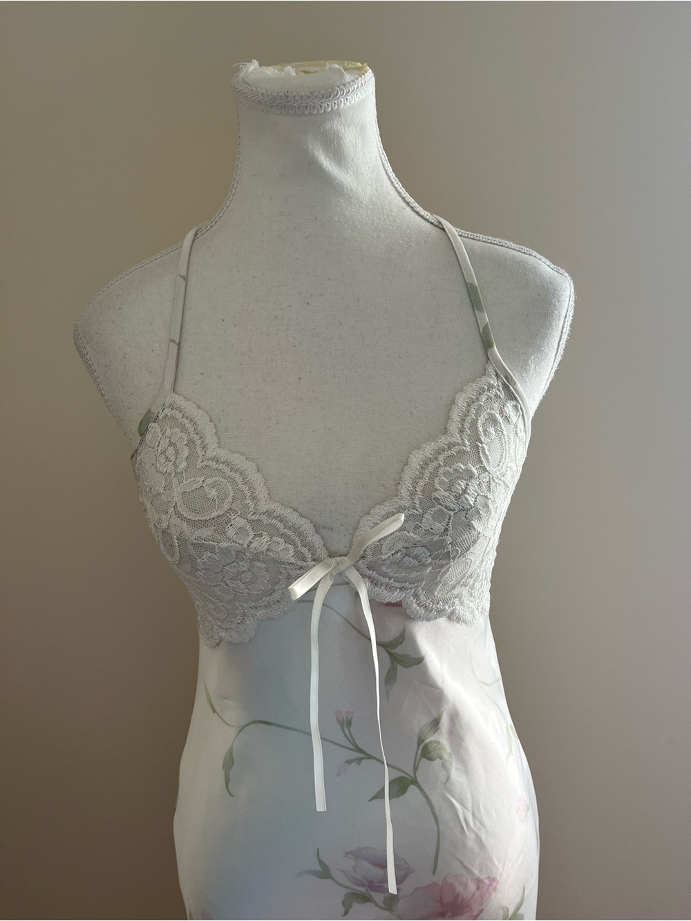 Secret Treasures Lace-Trim Floral Chemise in Ivory and Pale Green